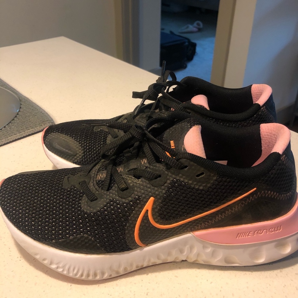 NIKE RENEW SIZE 10